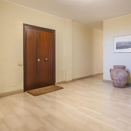 Eur Luminous And Large Family Terrace Apartment Roma Dış mekan fotoğraf