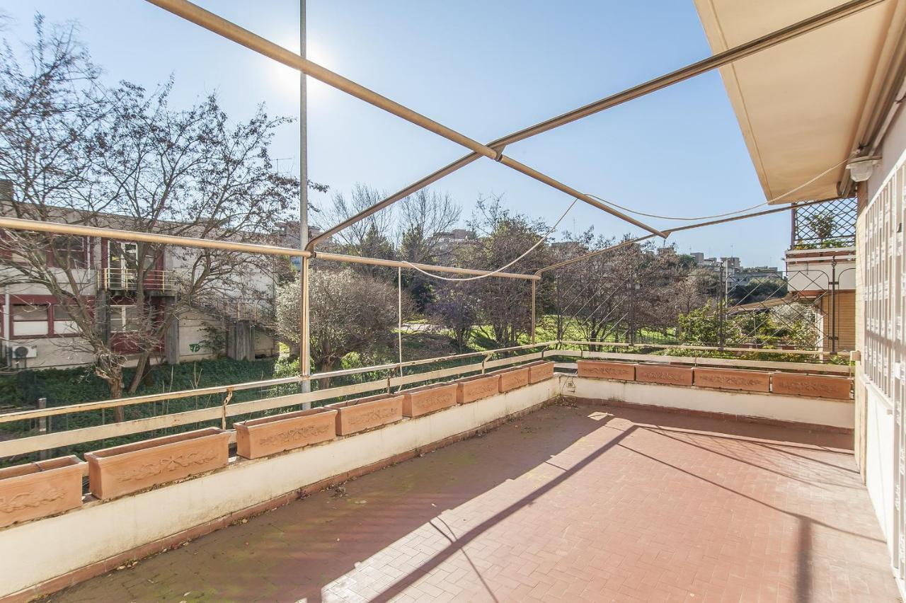 Eur Luminous And Large Family Terrace Apartment Roma Dış mekan fotoğraf