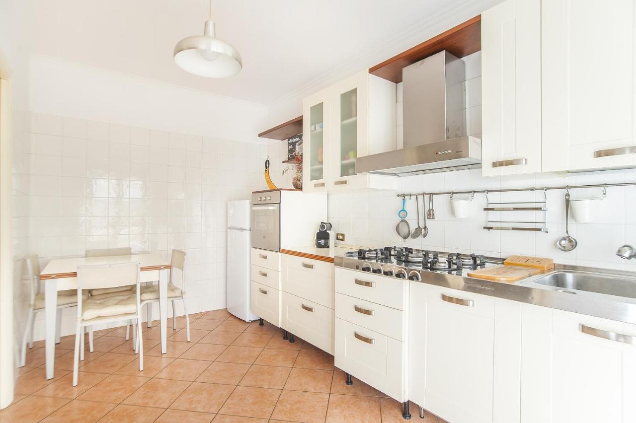 Eur Luminous And Large Family Terrace Apartment Roma Dış mekan fotoğraf