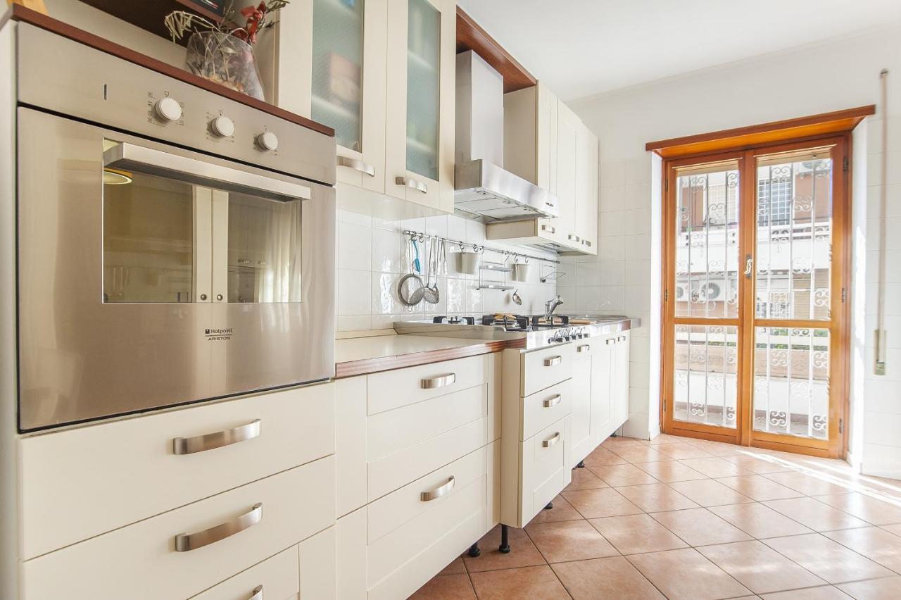 Eur Luminous And Large Family Terrace Apartment Roma Dış mekan fotoğraf